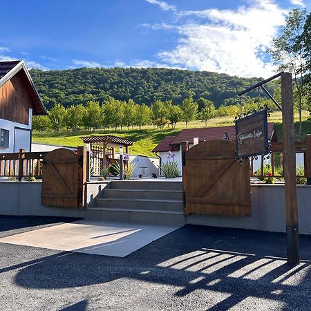 Romantic Lodge Баня Лука Екстериор снимка