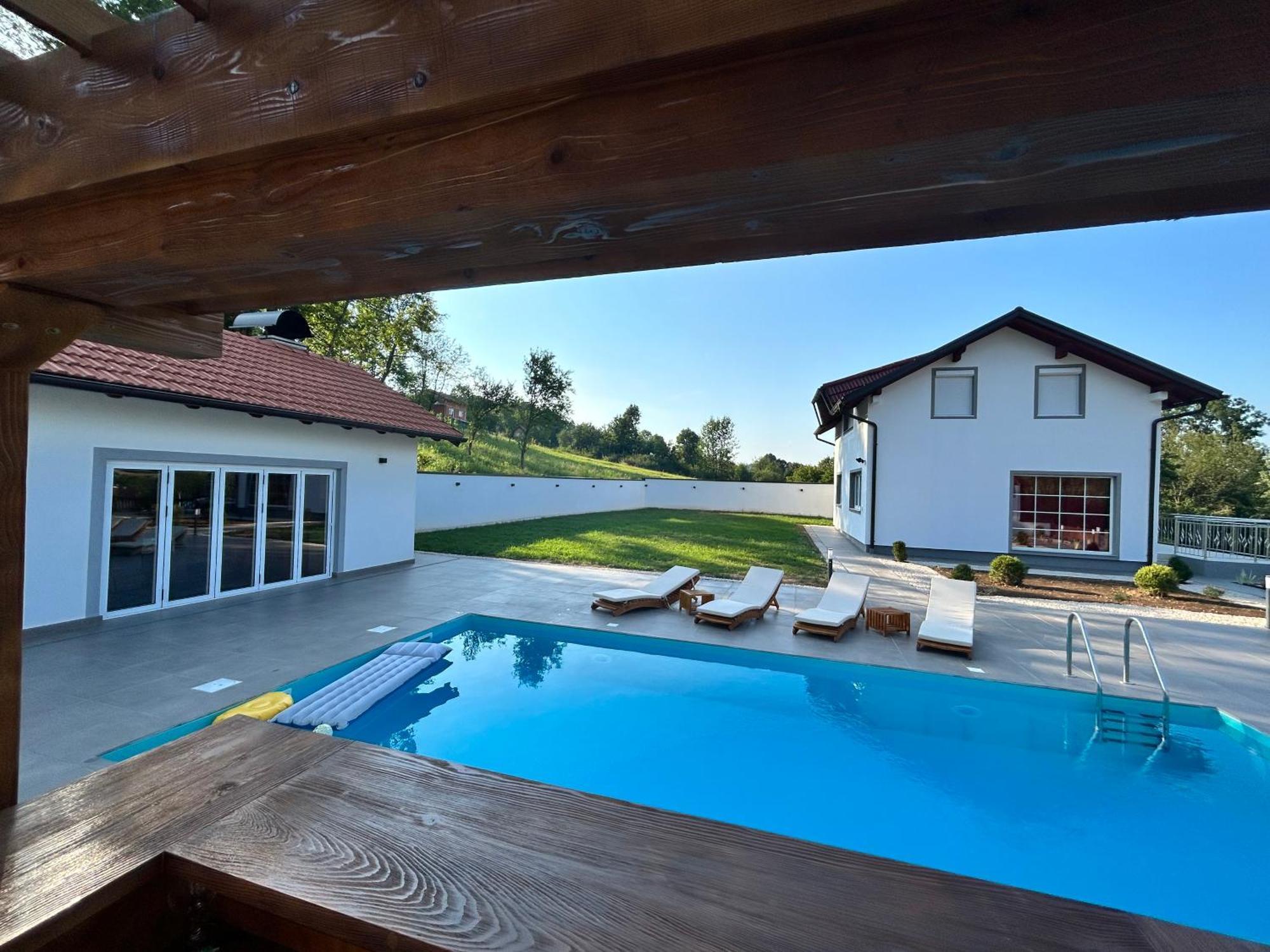 Romantic Lodge Баня Лука Екстериор снимка