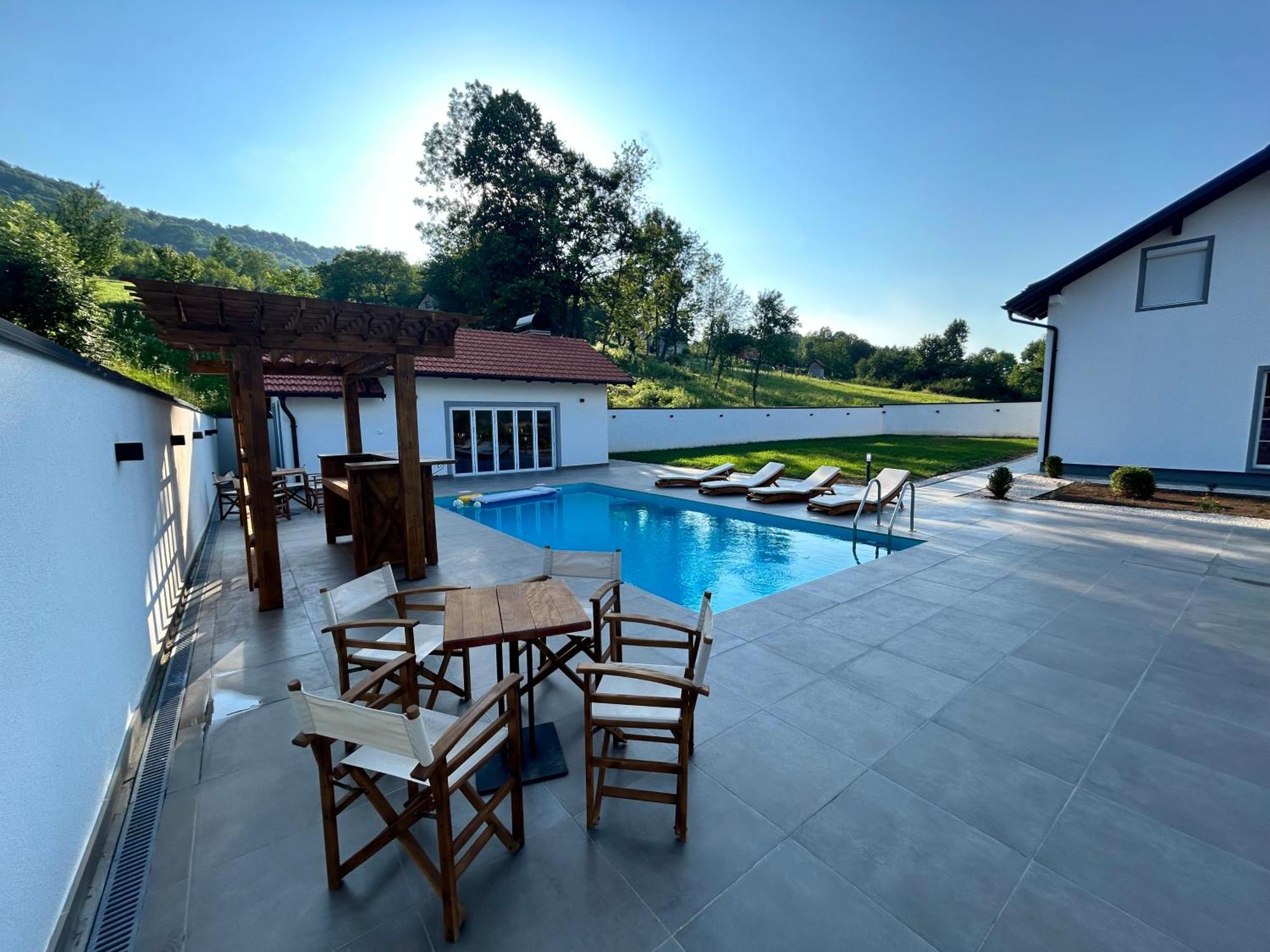 Romantic Lodge Баня Лука Екстериор снимка
