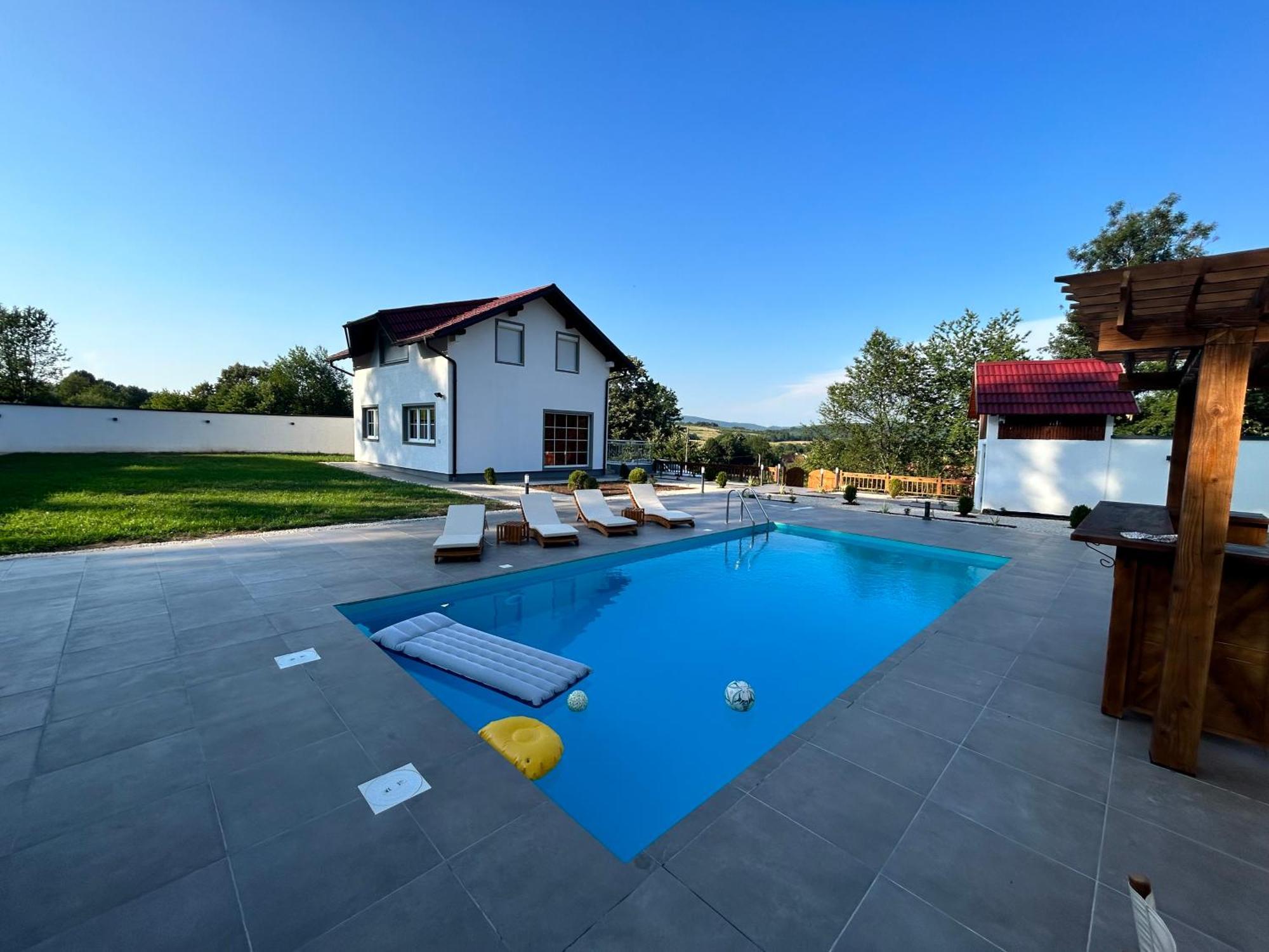 Romantic Lodge Баня Лука Екстериор снимка