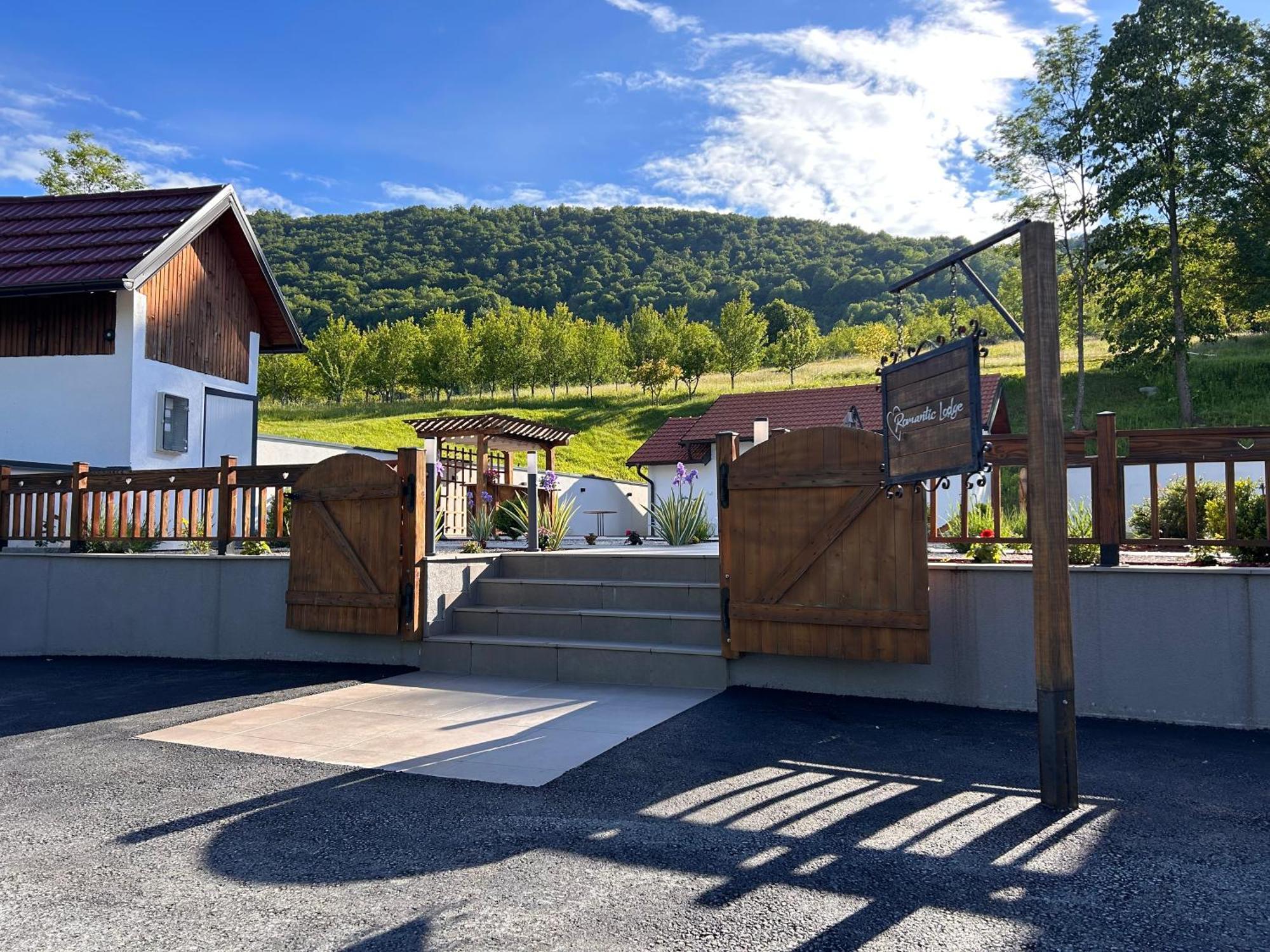 Romantic Lodge Баня Лука Екстериор снимка